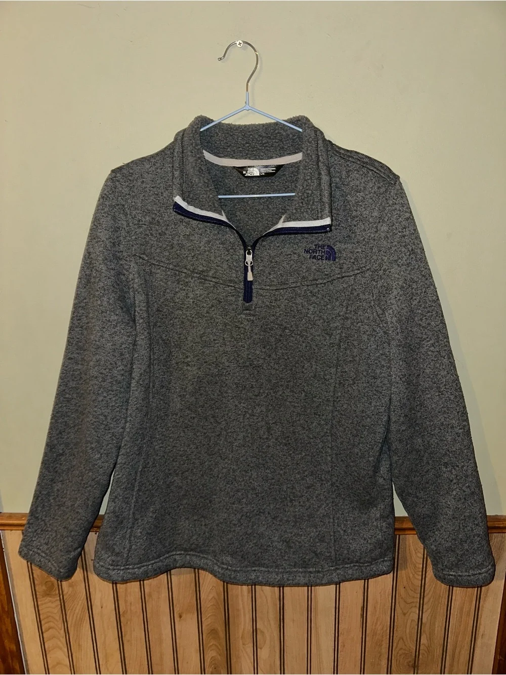 The North Face Men's Gray Half-Zip Fleece Pullover